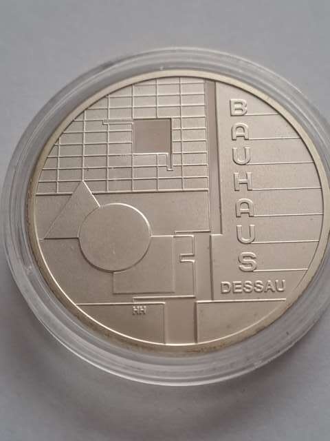 Niemcy 10 Euro Bauhaus 2004 r